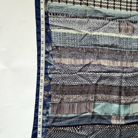 Inoui Toosh 100% Silk Printed Scarf New Large - Picture 2 of 5